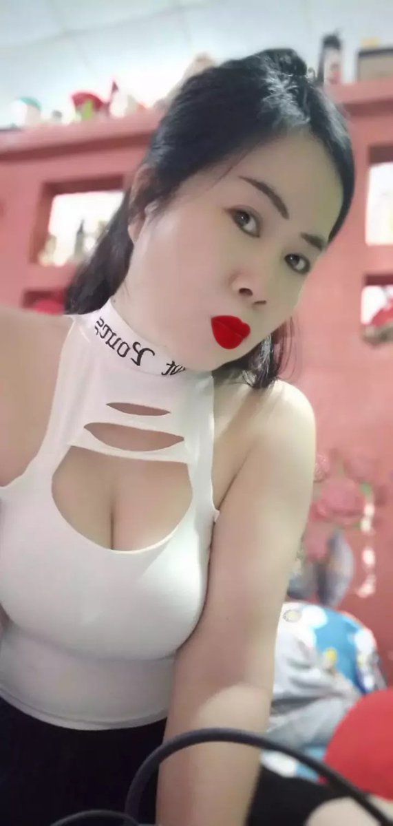 ng52592222's tweet photo. Mẹ nuôi đã là vợ của a https://t.co/JAJHHrHNci