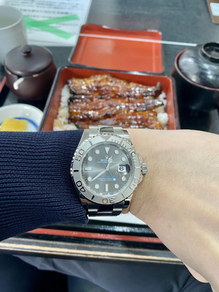 SuanPercy's tweet photo. 家人们，不管你们所需什么物品，都可以找我代购，诚信代购 https://t.co/Pfo1s3tv2V