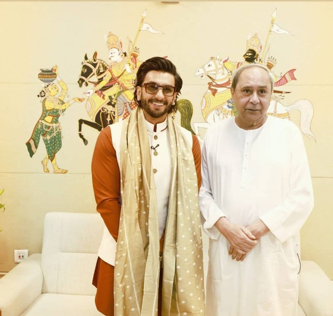 babita_kar's tweet image. ଓଡ଼ିଶା କୁ ଆସିଥିବା ସମସ୍ତ ଅତିଥି ଙ୍କୁ ସ୍ଵାଗତସମ୍ବର୍ଦ୍ଧନା କରିଛନ୍ତି ମାନ୍ୟବର ଓଡ଼ିଶା ର ଲୋକ ପ୍ରିୟ ମୁଖ୍ୟ ମନ୍ତ୍ରୀ @CMO_Odisha @Vkpandianfancl1 @pranabpdas #DishaPatani #ranbirsingh