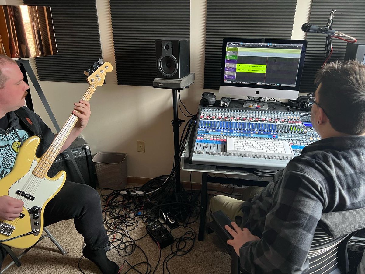 AllOutCrash's tweet photo. Trying to get a perfect bass tone for our upcoming full length album! https://t.co/bQh23Zpf4x