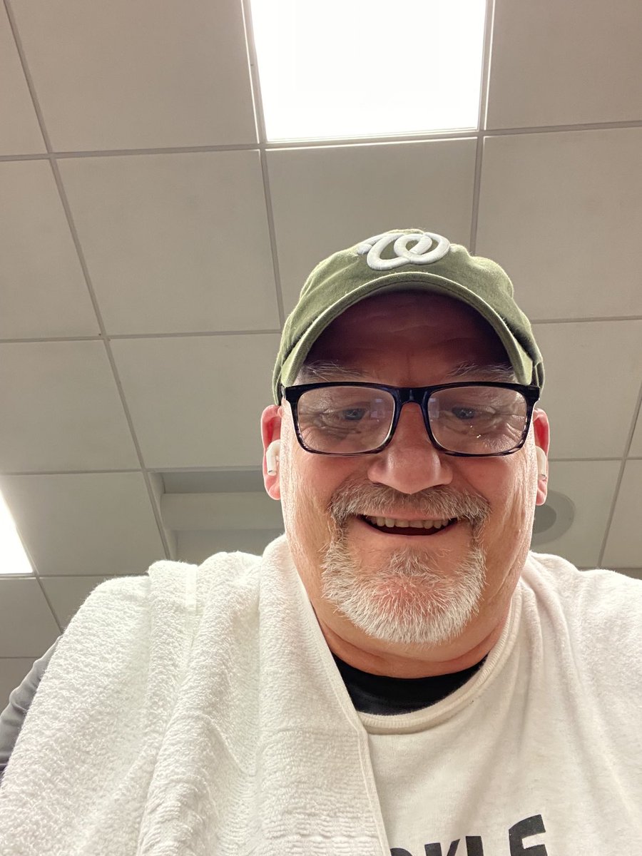 CoachFreier's tweet image. ⁦@jmfreier9⁩ I did it!  Also, good luck ⁦@RedWingHoops⁩!  Got a couple killer musicians in the pep band tonight! 2nites #commit2prepare 🏋️‍♀️. Smith Bench/CableLatRaise/OverheadCablePress/SeatedCurl/BenchDips/DBFly/DBHammer/DBTriExt/5x1miBike. It was all beach today.💪