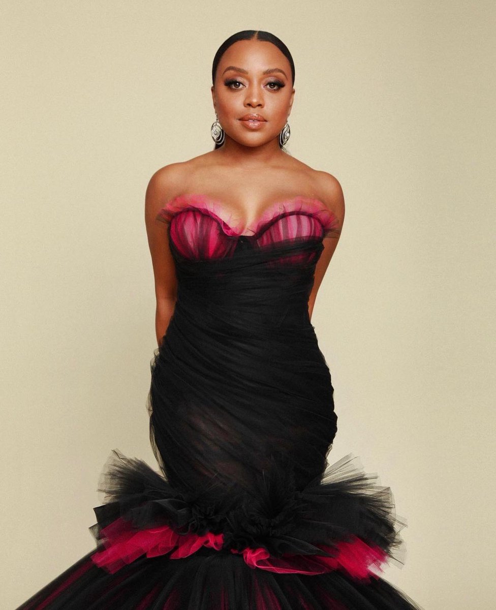 Essence's tweet photo. Allow us to reintroduce Golden Globe Winner for Best TV Actress in a Comedy Series — Quinta Brunson. 

We truly love to see it. #ESSENCE https://t.co/wKGevZYqlL