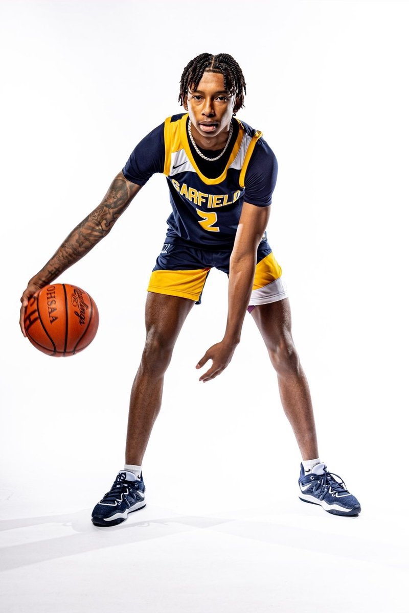 sonnyjohnson32's tweet photo. Another good team win against Cleveland Central Catholic @Marcus_J32 Johnson with 30pts 5 assist 4 steals. @Germainn8 Marshall 7pts 3rebs. Jyles Brandon 17pts 3 rebs 2 assist 2 steals. Que Millier 8pts 2 rebs. Tommie Benn 4 pts 10rebs. We are now 10 &amp; 1 @NEOZoneHS @mgoul https://t.co/6kaWNiOEWn