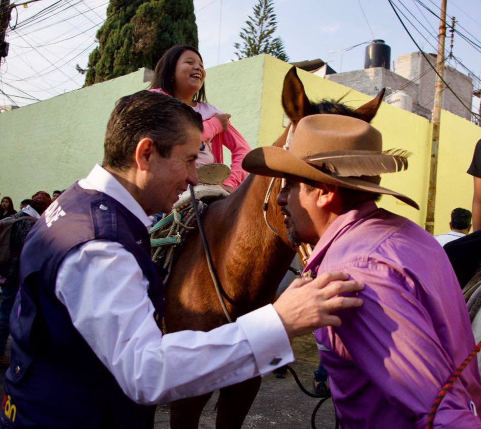 giogutierrezag's tweet photo. Celebré con las y los vecinos del Pueblo de Los Reyes la fiesta en conmemoración del “Día de Reyes”, una tradición que se ha conservado por más de 30 años. Sin duda Coyoacán es el corazón cultural de México. 

#ContigoSomosImparables https://t.co/sr6U8dR0jp