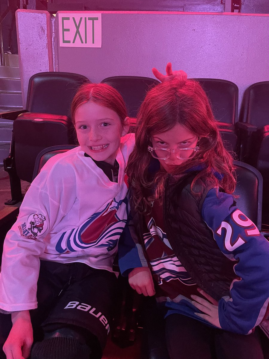 MollyKBoyer's tweet photo. Boulder Hockey night at The Avs!  #GoAvsGo #boulderhockeyclub https://t.co/SDDxplxO64