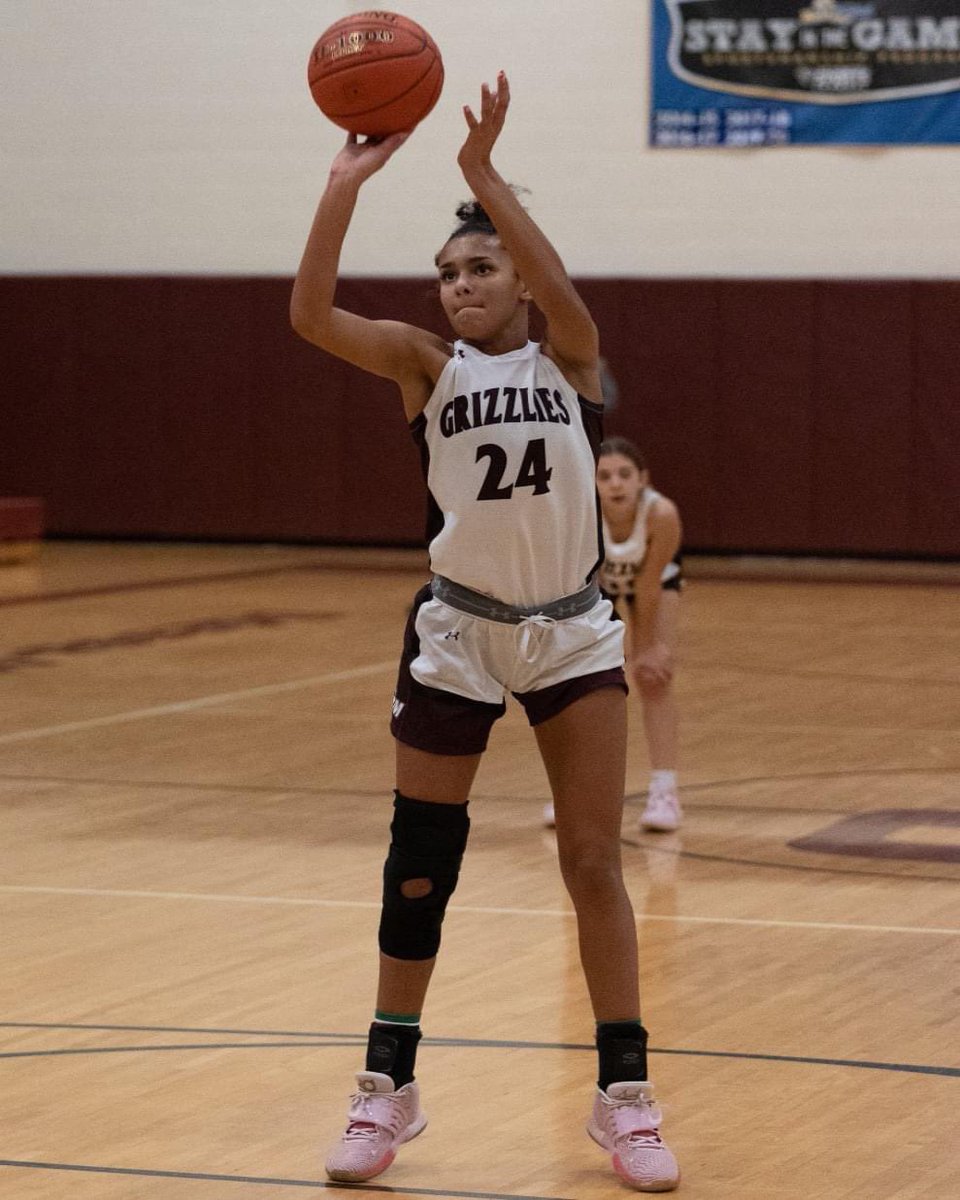 WBballExpress's tweet photo. We had the pleasure of playing against this young lady in Summer Leagues and many of our athletes have gotten to know Keyonna. She has suffered a stroke and needs support and prayers. Please join us in prayers and support for this wonderful young lady.  https://t.co/C7WHvGYFMt https://t.co/nxrklJe70e