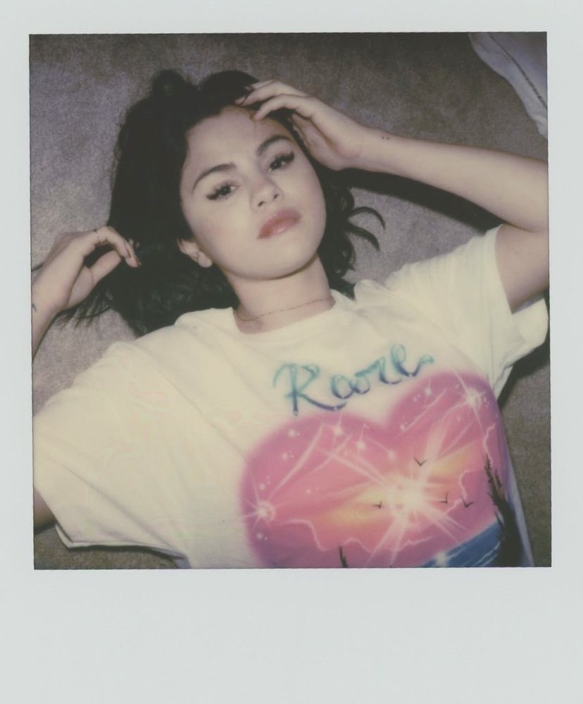Tristaf14's tweet photo. Happy 3 Years Of Rare ✨ These are my Rare Cookies 🍪 & my Rare Drawing 💘💘 @selenagomez @SelenaFanClub #3YearsofRare https://t.co/3qy7WO2AG1