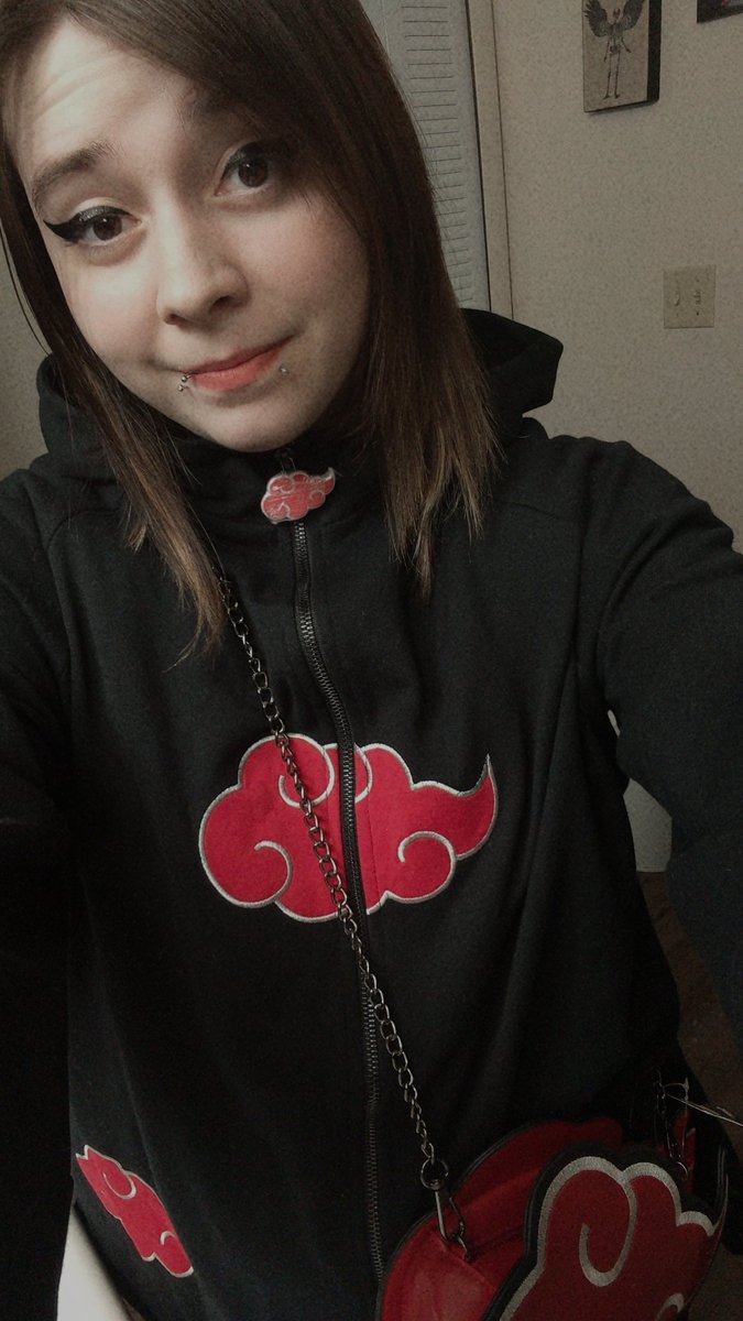 bunny8949's tweet photo. Got this outfit for when I go to anime conventions 😊❤️ https://t.co/ZvKzjxNU0n