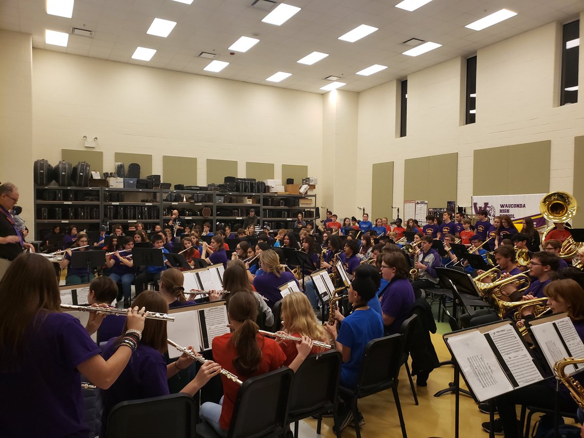 It was awesome having the MMS and WMS 8th grade bands join the WHS Pep Band tonight! There is so much talent in our 8th grade band programs! @WaucondaMSBand @MMSBand118 #Bulldogs118
