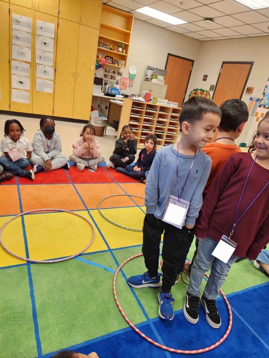 tnchadwick1's tweet photo. Introducing number bonds. #EurekaMath @Jones_AISD @vm_aisd https://t.co/LJvFH5u6Jd