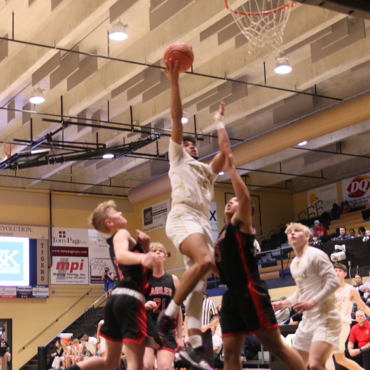 racercard's tweet photo. Pics from tonight's @MurrayHSBBall's 101-61 win over Christian Fellowship in their opening-round game of the @kentuckyalla Regional Tournament in Taylor Gymnasium Tuesday night. https://t.co/WCOPnTAAzN