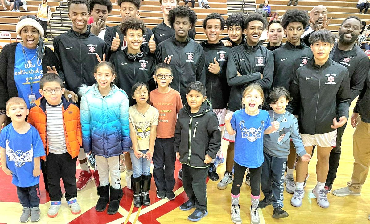 BraddockElem's tweet image. #NationalMentoringMonth
AMAZING @AtomsNation Night w/ @BraddockElem Eagles! Celebrating our @AtomsBasketball @ReadersAreLead3 Mentors! We ENJOYED JV and Varsity Games!
@fcpsnews @FCPSR2 @AtomsAthletics @_Reading_Rocks_ @FCPS_HealthPE @AnnandalePatch @MentoringMatte1 
🦅💙🏀⚛️❤️