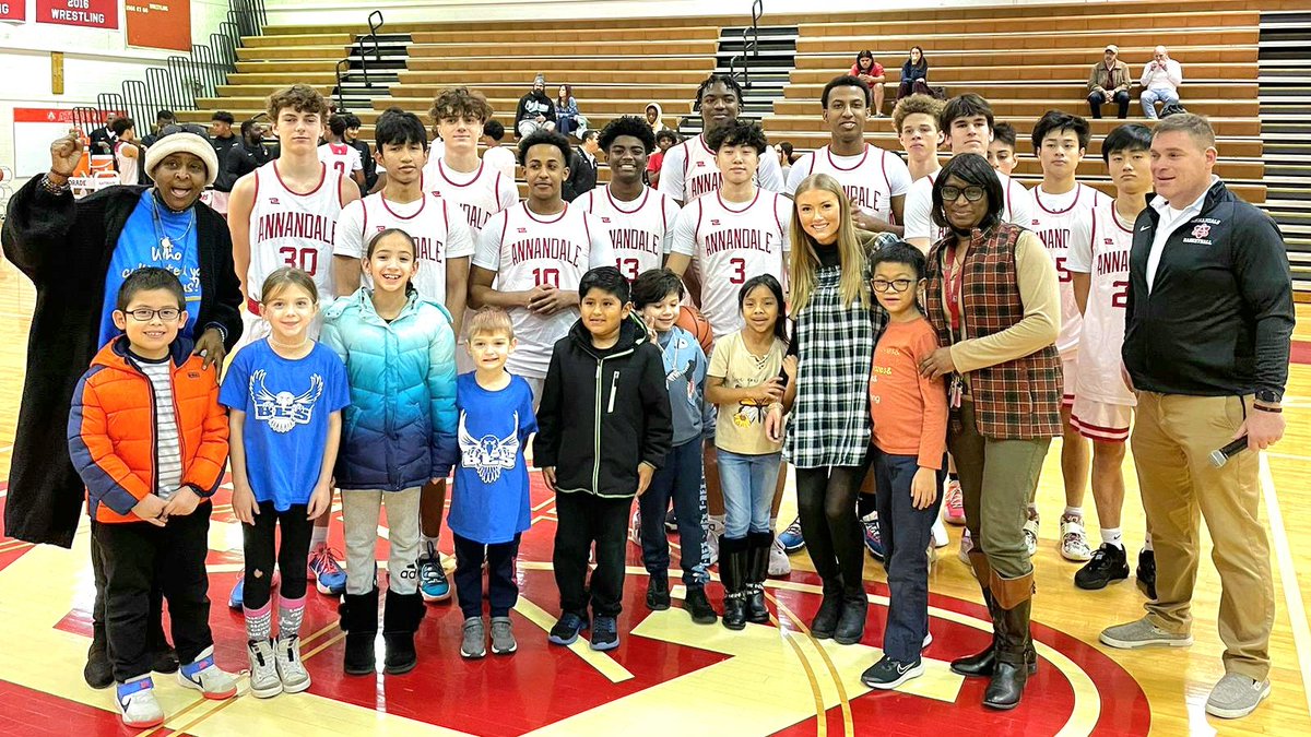 BraddockElem's tweet image. #NationalMentoringMonth
AMAZING @AtomsNation Night w/ @BraddockElem Eagles! Celebrating our @AtomsBasketball @ReadersAreLead3 Mentors! We ENJOYED JV and Varsity Games!
@fcpsnews @FCPSR2 @AtomsAthletics @_Reading_Rocks_ @FCPS_HealthPE @AnnandalePatch @MentoringMatte1 
🦅💙🏀⚛️❤️