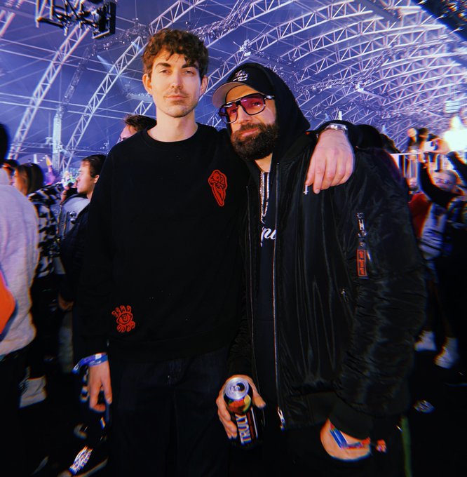 #goodtimes #goodvibes @insomniacevents #countdownnye with the homie @VitalSanti 😎🎆🎉🥳 📸 by @hicatlynn