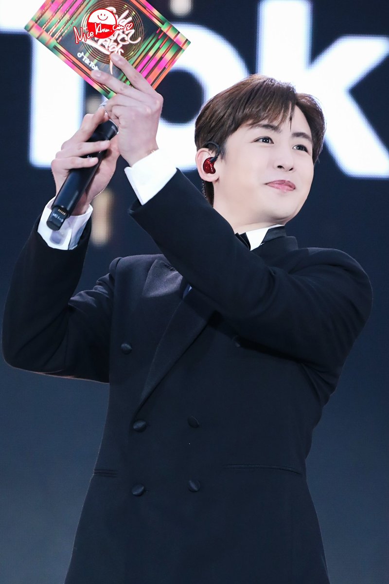 #NICHKHUN 
#GoldenDiscAwards