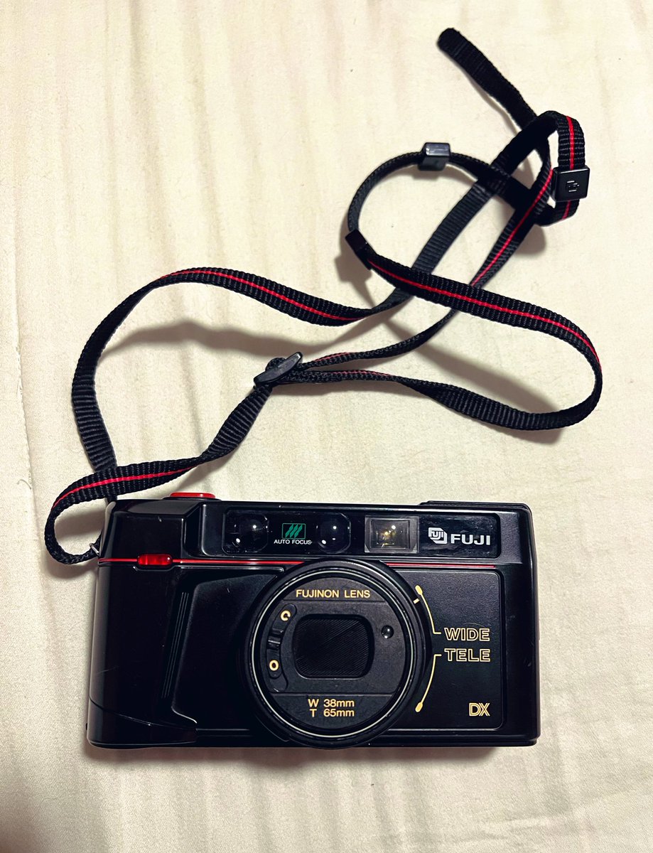 BethanyFall's tweet photo. The camera                   The pictures https://t.co/noP6r5B9eN