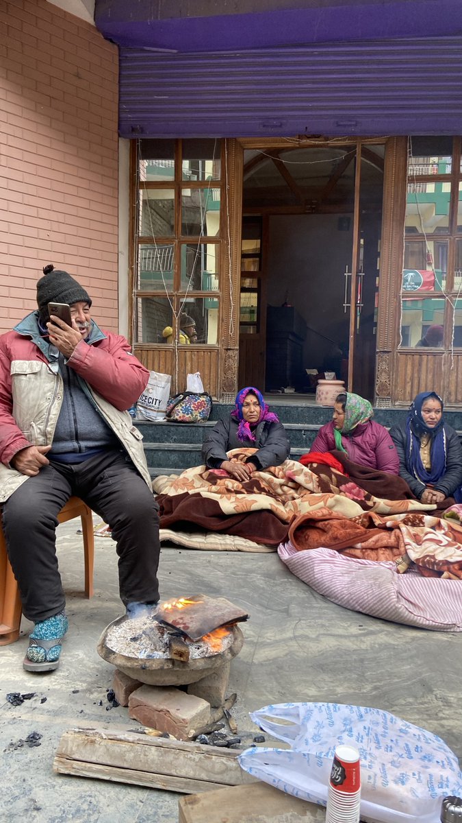 Owner of the hotel which is set to be demolished in #Joshimath spent entire night outside his building in freezing cold. 

Locals &amp; owners are demanding fair compensation for the properties set to razed. 

#Joshimathcrisis #JoshimathSubsidence #JoshimathIsSinking