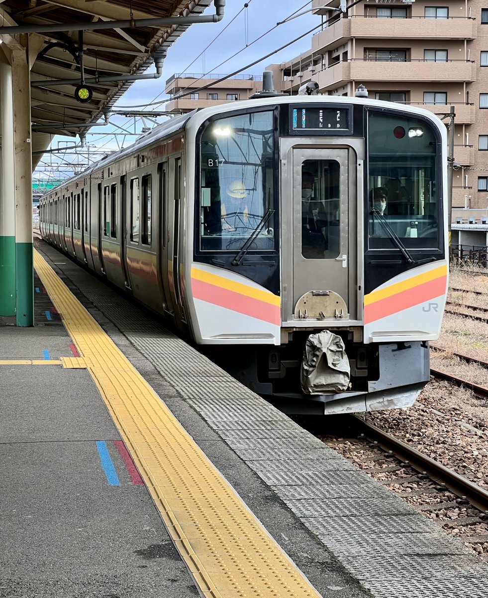 everyday365hima's tweet photo. 何年か振りに各駅停車に乗ります😊
#E128 https://t.co/I3uQC4NLJZ