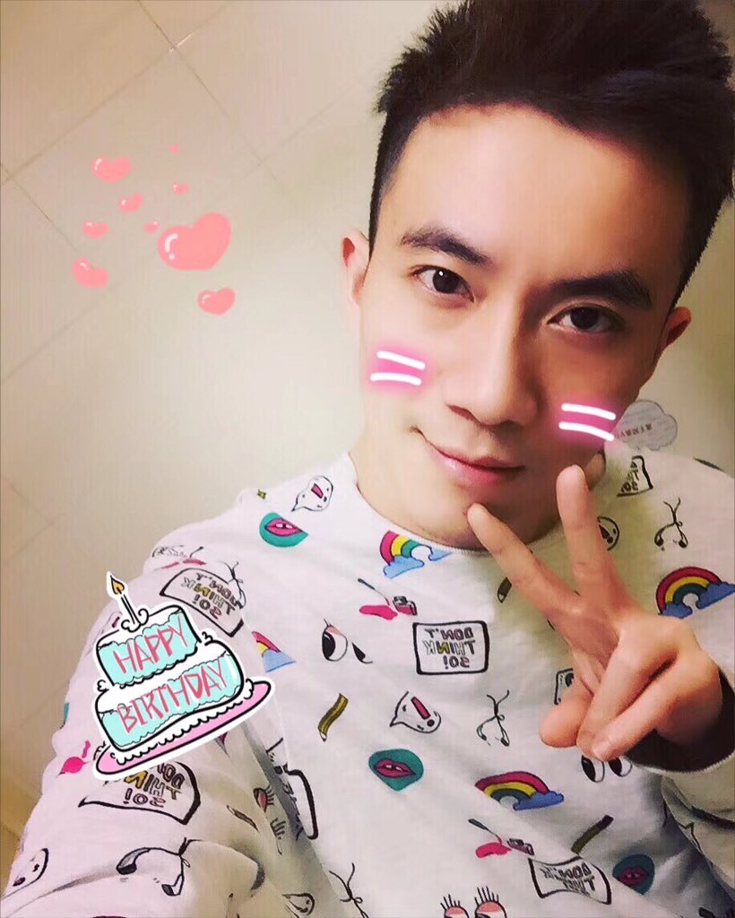 longlongbla's tweet photo. 大摩羯 生日快乐🎂🎁 https://t.co/yVjltmMxco