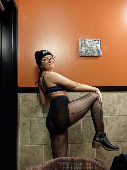 I love making content in public bathrooms🤭 https://t.co/Uu6H6fkxcr