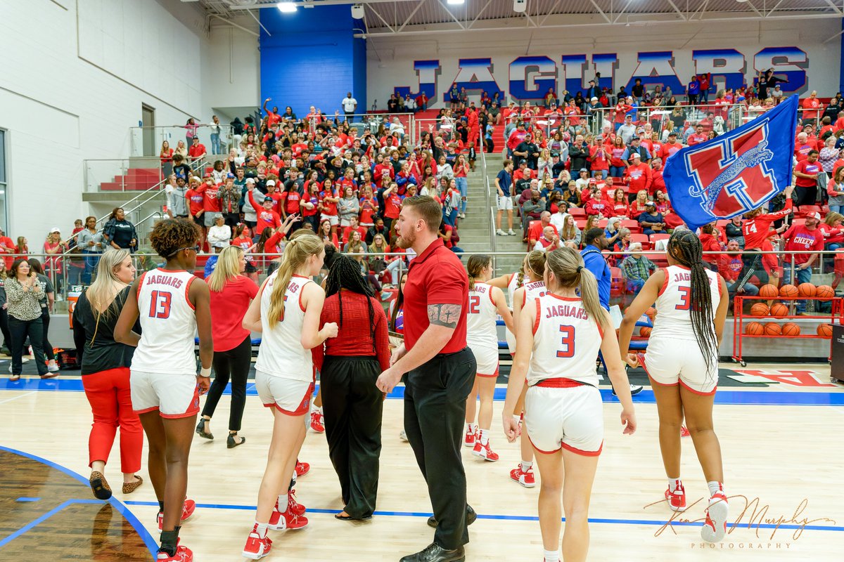KenMurphyPhoto's tweet photo. #jagswin Great win for the Midlothian Heritage girls over crosstown rival Midlothian HS, packed energetic fans....great respectful energy in the bld. Final score: 69-59 #composure #neverpanic
Part one of four.
@jagbbgirlsboost @MidloHeritage @MISD_Athletics
@Gosset41 @MHHSGirlsBB https://t.co/A3B3322hMq