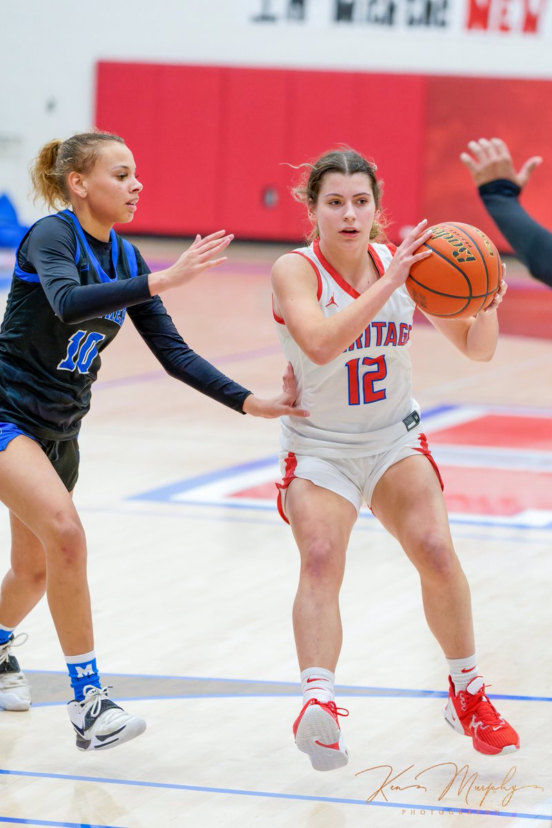 KenMurphyPhoto's tweet photo. #jagswin Great win for the Midlothian Heritage girls over crosstown rival Midlothian HS, packed energetic fans....great respectful energy in the bld. Final score: 69-59 #composure #neverpanic
Part 4 of 4.
@jagbbgirlsboost @MidloHeritage @MISD_Athletics
@Gosset41 @MHHSGirlsBB https://t.co/PrJkVZRltS