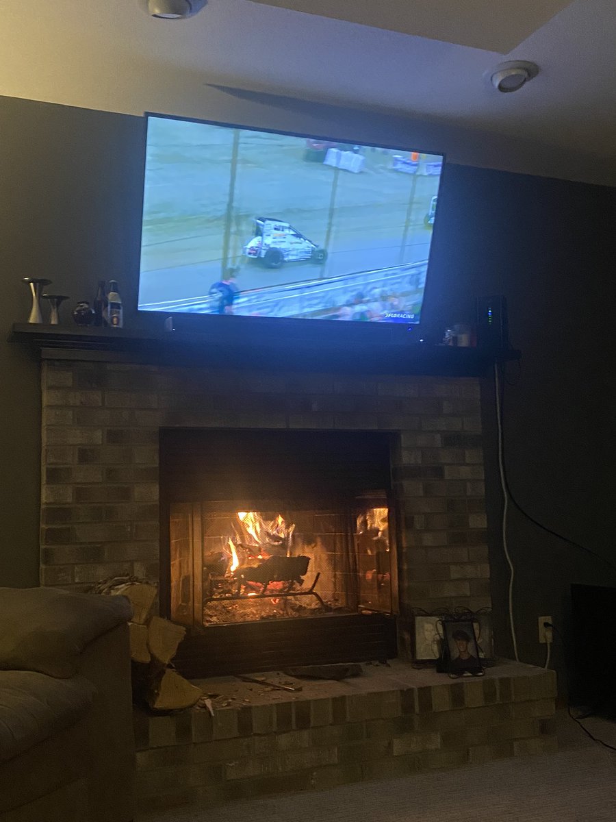 CLARK FLAG 2 tweet media