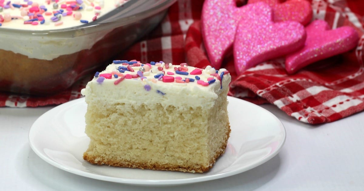 valerie2350's tweet photo. Best Sheet Cake Recipe for Valentine's Day https://t.co/FnMca5VR7V https://t.co/i3UFwa0BGc