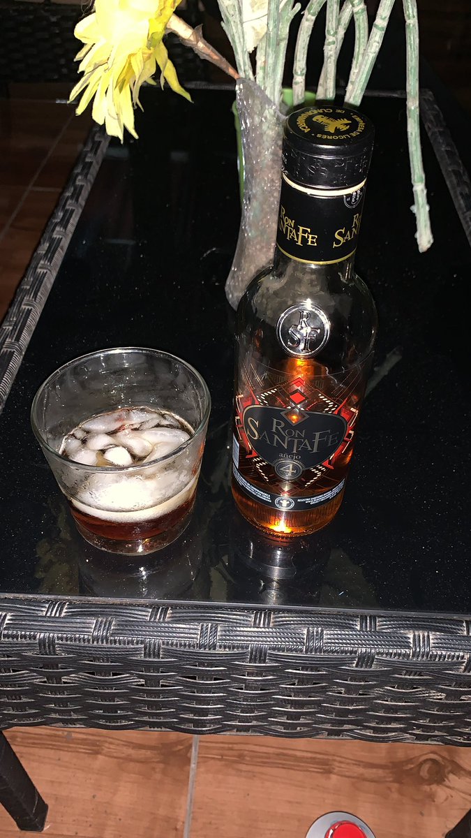Charlesray93's tweet photo. Ya 🥃🍻🇨🇴💚 https://t.co/RhWPRS3aBx