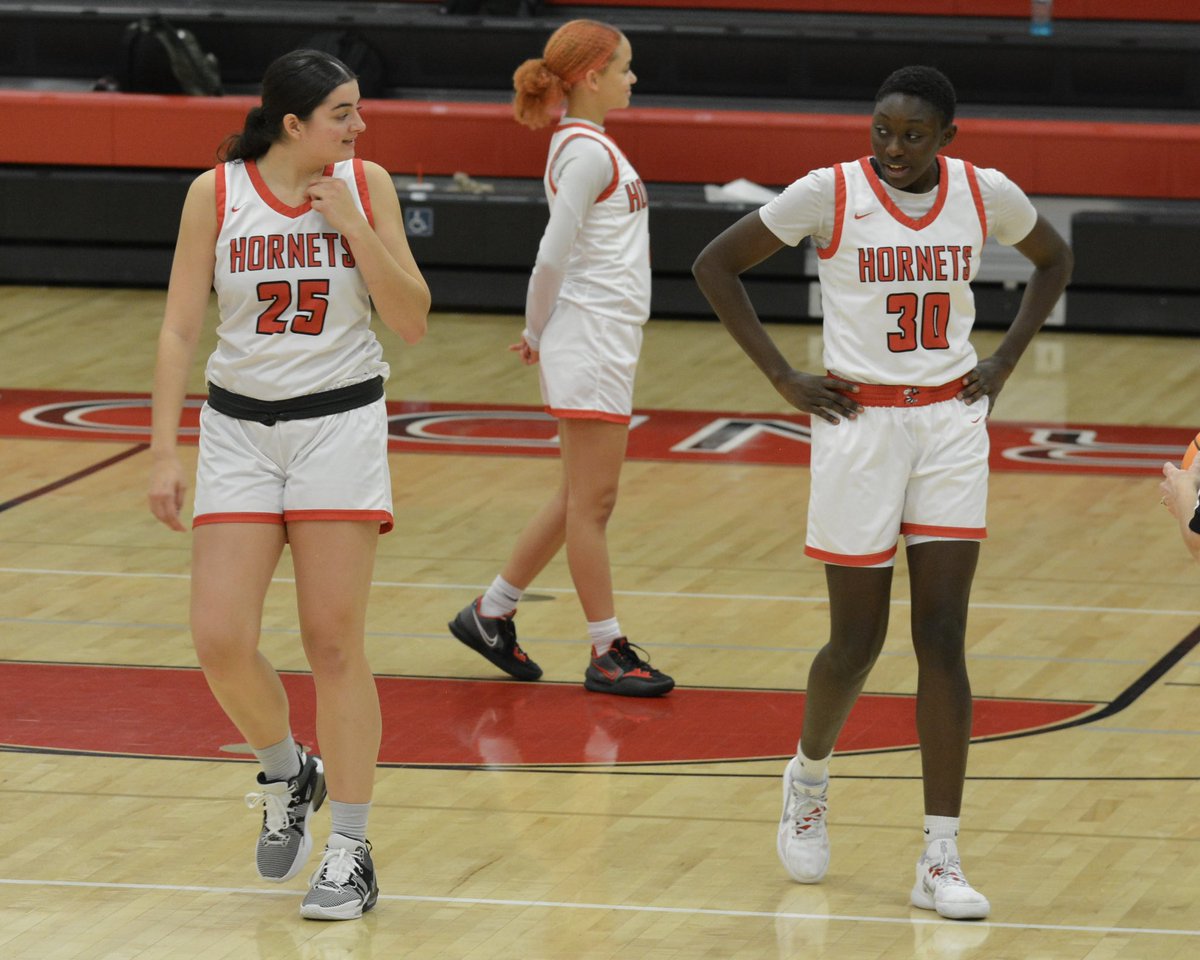 Strategic ball distribution by our guards facilitated POST POWER tonight with Branson (14 pt) and Diagne (8 pt) contributing 22 points to the win against Marshall tonight.