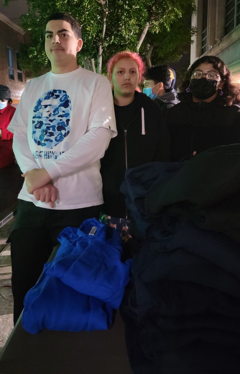 PunkRockMarthas's tweet photo. So Cal rains have hit our unhoused neighbors especially hard. Tonight we delivered the last cases of new hoodies during dinner service alongside volunteer all stars! Love @HollywoodFoodCo for providing resources from sleeping bags to hand warmers during this weather. #volunteer https://t.co/MpprAYCpn8