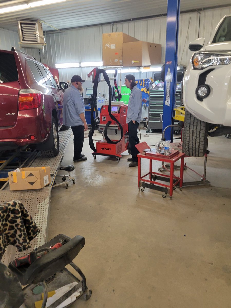 CollisionEqEx's tweet photo. Allen and Debbie at Diamond Collision Services  Inc. replaced their Car-O-Liner spot welder with a Chief Automotive Technologies MI300T  resistance spot welder.  Thank you Allen and Debbie for selecting Indiana Booth Associates and Chief Automotive Technologies as your  partner. https://t.co/v47JZUAErf