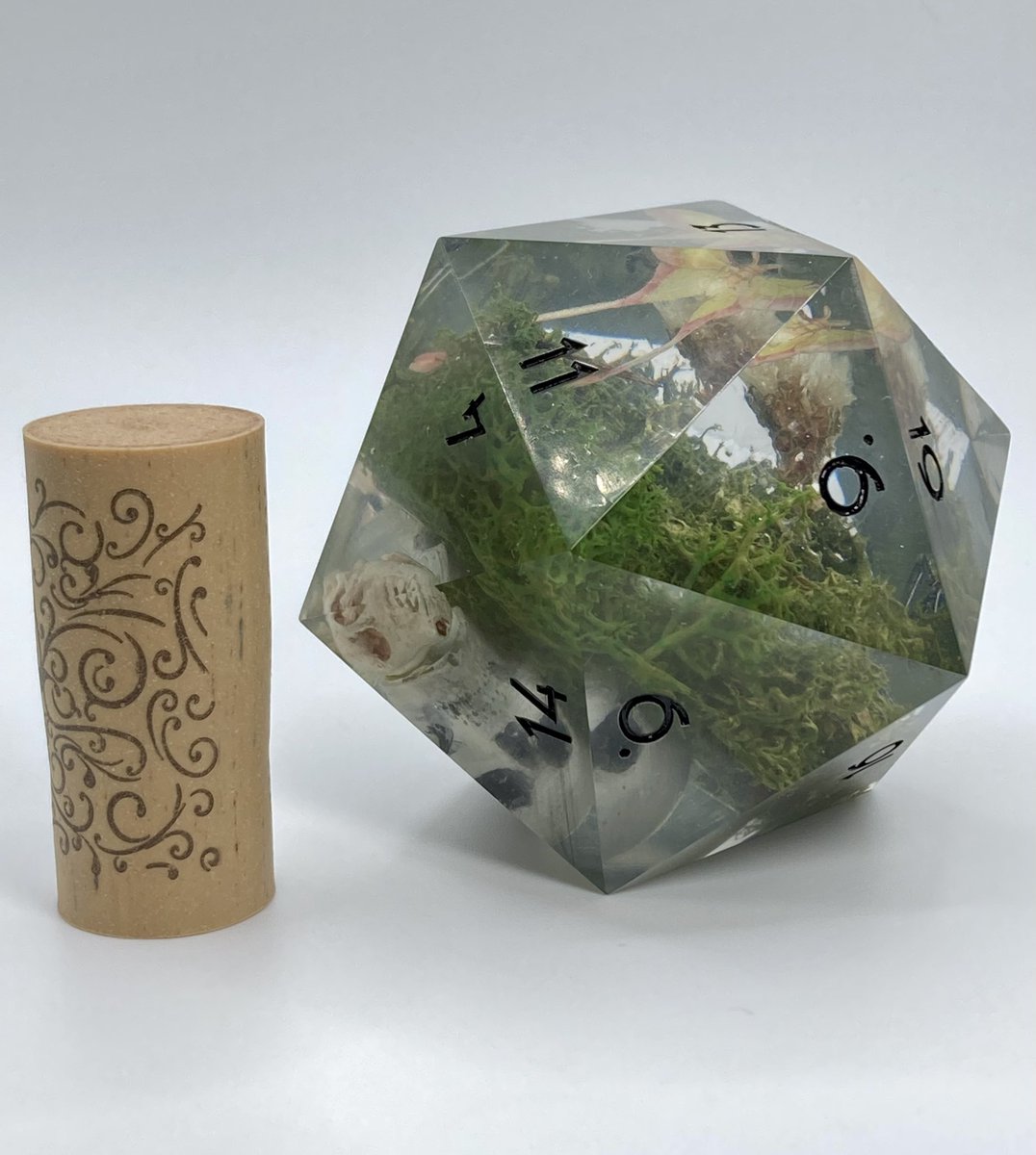 oddduckdice's tweet photo. #GIVEAWAY to celebrate 500 followers. For a chance to win, you must follow OddDuckDice. To be entered once: 👍 this post. To be entered twice: 👍 &amp; retweet. Ends 1/12/23 at 12PM EST. I will then @ the winner quote tweeting this post. #dice #dicemaster #Celebrate #ttrpg #skull https://t.co/YgbEJYFPEm