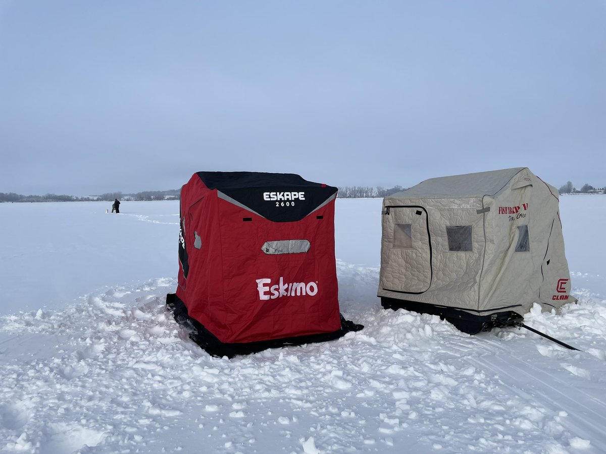 Channel_Neal's tweet image. Go from ice fishing in MN with -10 temps and 15+ inches of snow on top of the ice on Saturday to Southern IA today with 40 degrees and no snow