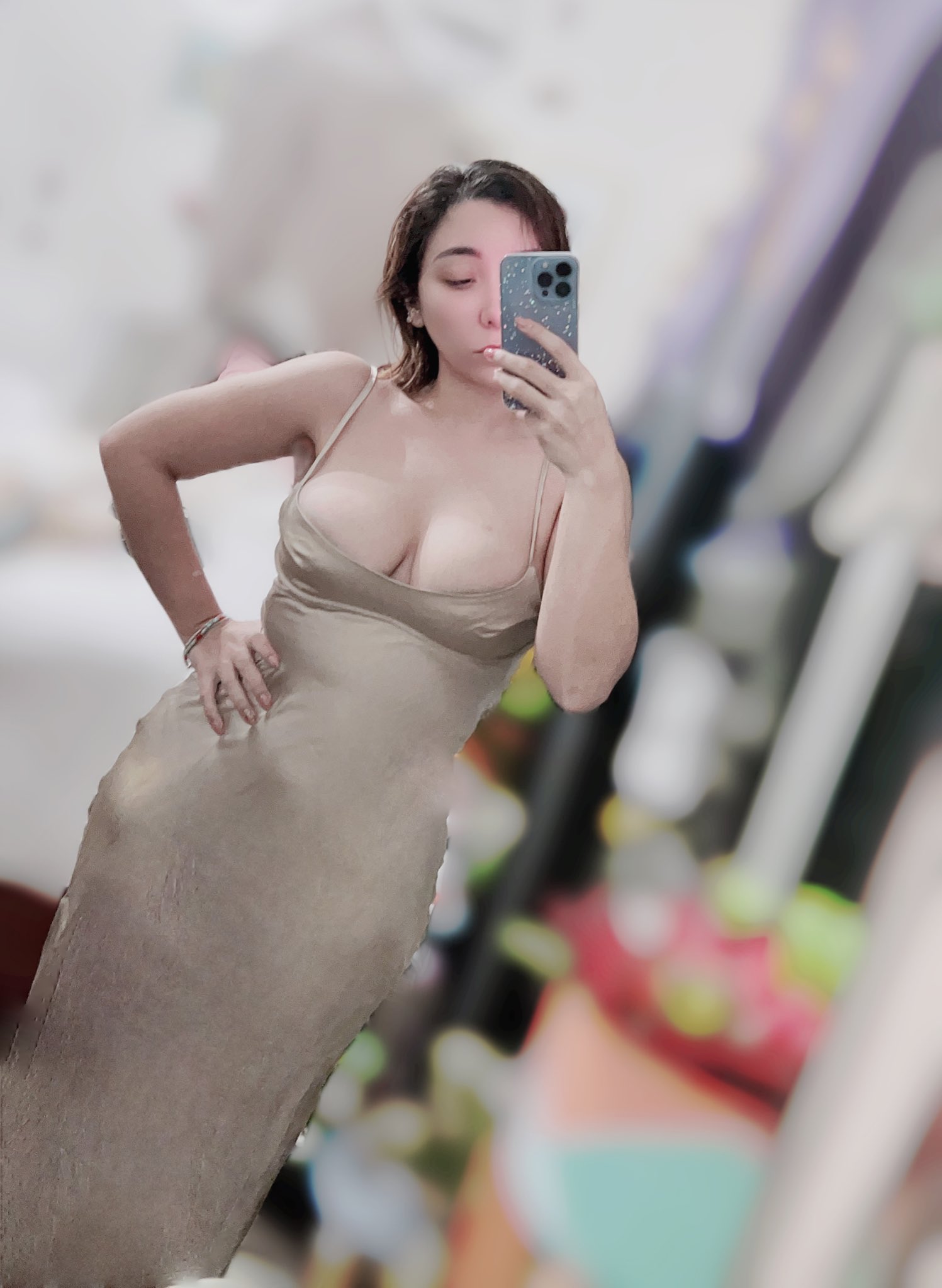 𝐉𝐞𝐧𝐧 𝐑𝐨𝐛𝐢𝐧 𝐄𝐯𝐚𝐧𝐬 🌻 on X: Le llego un vestido de Zara que  llevaba esperando con emoción meses. Zara: Jajaj not chichonas allowed!  t.couuibW4tIR9  X