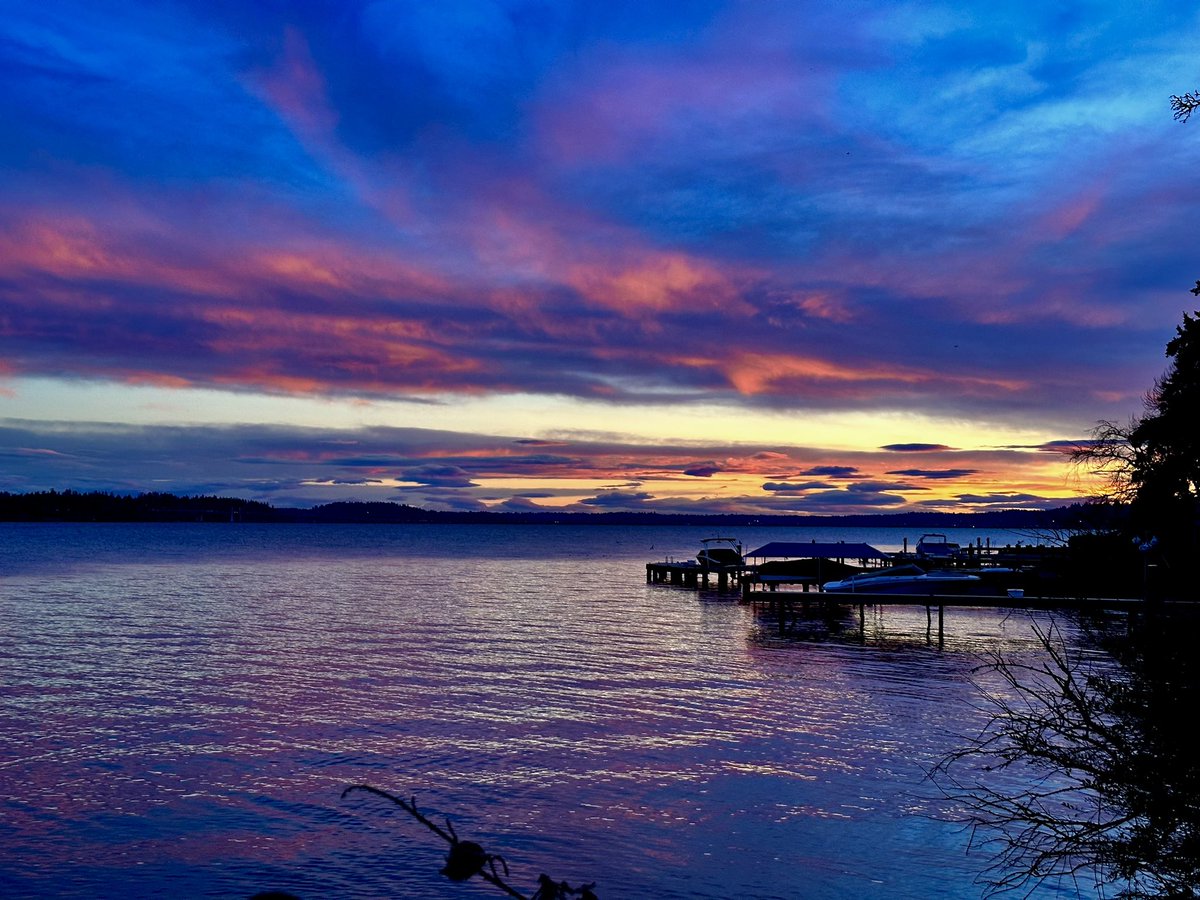 clauvzz's tweet photo. @KSeattleWeather From Magnuson Park ✌🏽 https://t.co/LQj1GUMyy7