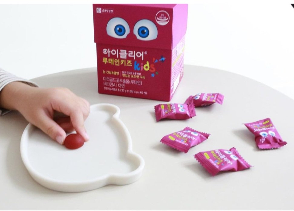 makeupchilli's tweet photo. 💰#490฿
🇰🇷 Eye Clear Lutein Kids Jelly ลูทีนบำรุงสายตาสำหรับเด็ก เยลลี่ วิตามิน ลูทีนบำรุงสายตาสำหรับเด็ก แบรนด์ในเครือ Lacto Fit น้องๆที่อ่านหนังสือ ทำการบ้าน สายตาล้าจากการเรียนหรือเล่นโทรศัพท์เป็นเวลานาน
📍1 กล่องมี 60 เม็ด รสองุ่น
#วันละ 1-2 เม็ด
#บำรุงสายตา #ลูทีน #eyeclear https://t.co/a8h9mm0mJk
