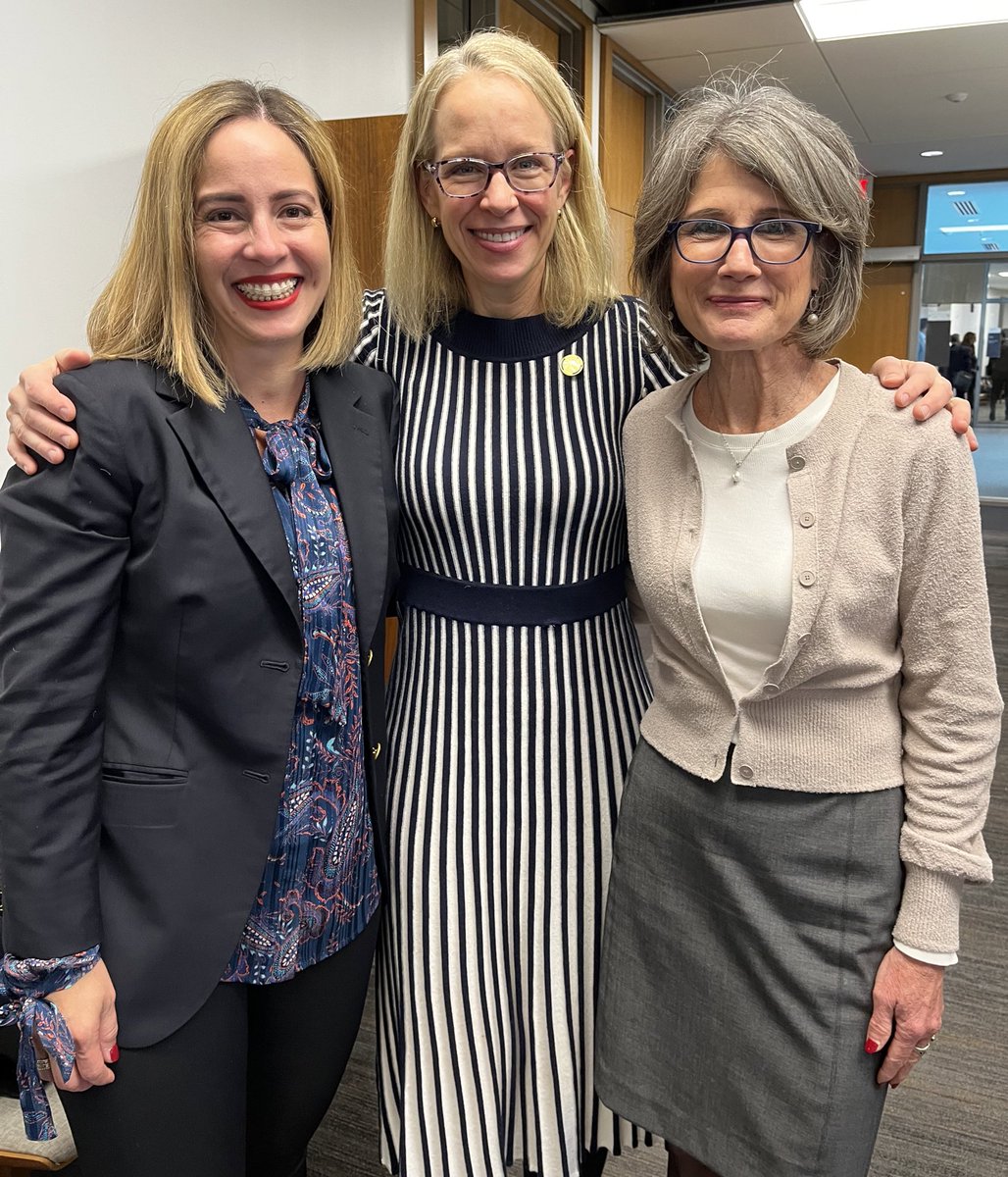 Morrison4MN's tweet photo. Great to have @MelisaFranzen back in the Senate today! We met with Jeanne Massey and team to talk about the movement to bring #RankedChoiceVoting to Minnesota. Iโm proud to chief author the bill in the Senate. @FairVoteMN #mnleg
#RCV #ForAHealthyThrivingMinnesota https://t.co/ATTnL4FCqJ