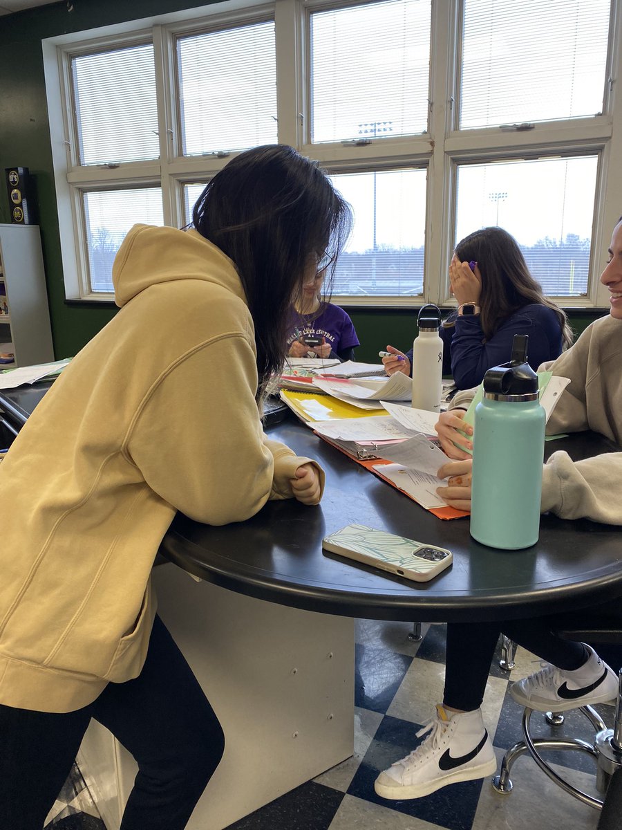 An awesome time at Tutoring Blitz today! Thank you to everyone that came out and got prepared for their midterms. Good luck!! 📚✏️