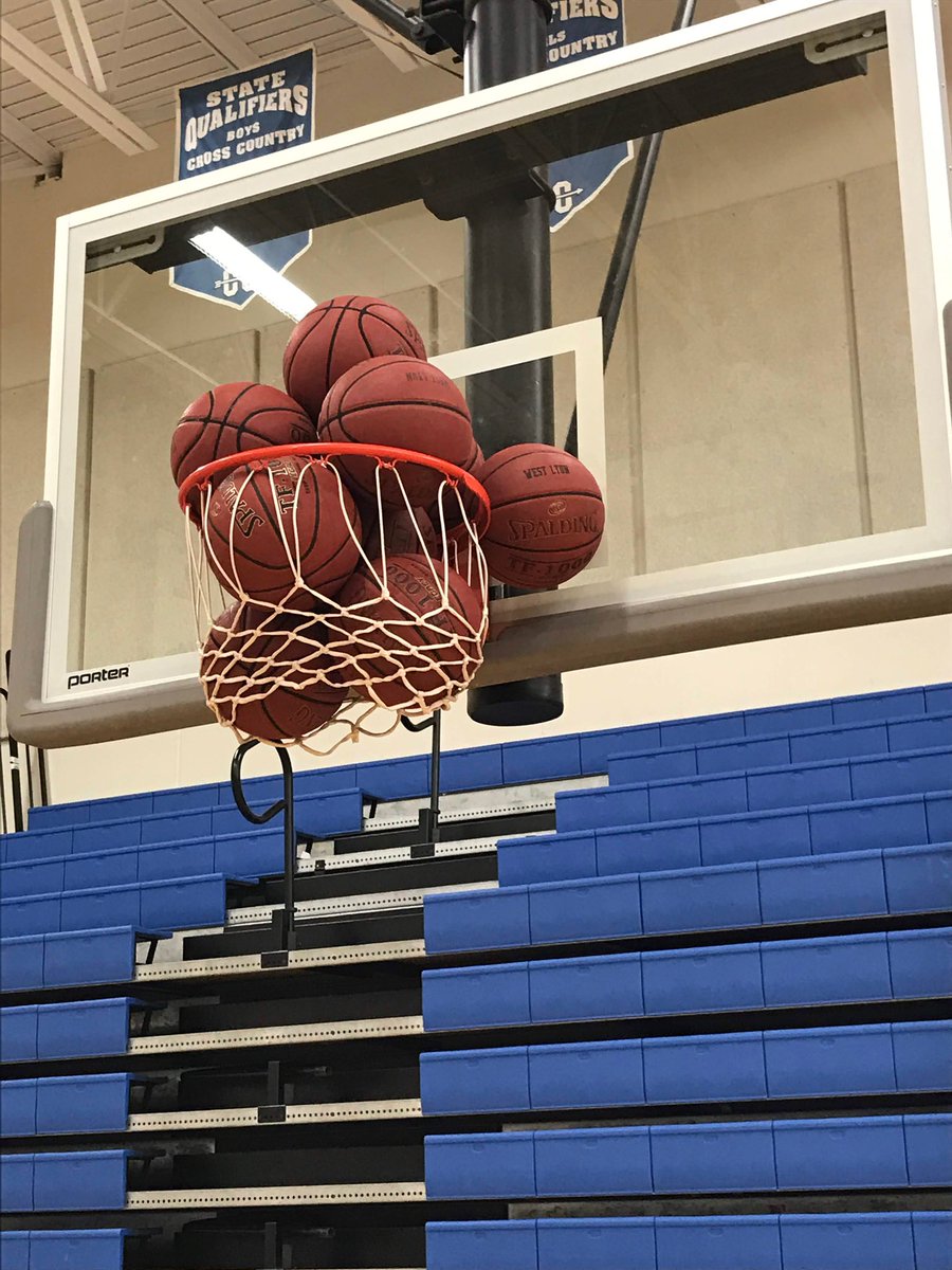 Live look at <a href="/GiannaKlarenbee/">Gianna Klarenbeek</a> shooting tonight! 7 made 3pt FGs on her way to 27 points! Nice job G! #WLPride