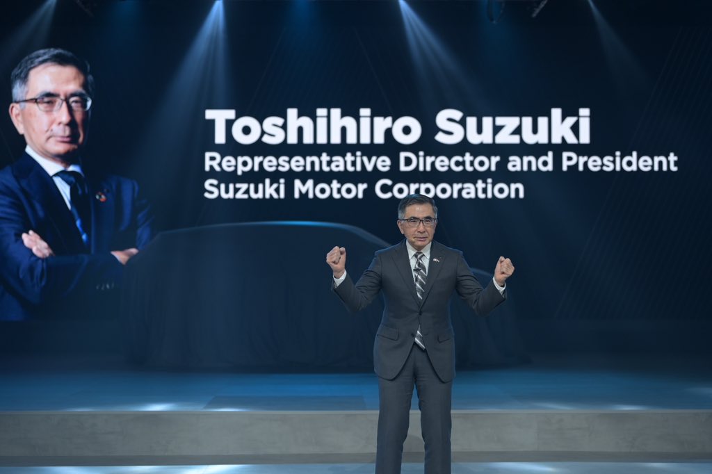 Maruti_Corp's tweet photo. Toshihiro Suzuki San takes the stage for his opening address
To know more, visit: https://t.co/nLL5ZYyso8
#AutoExpo2023 #MarutiSuzukiAtAutoExpo #ImagineXt #ExpoVerse #MarutiSuzuki #FutureOfMobility #EV https://t.co/6oUg93M6G6