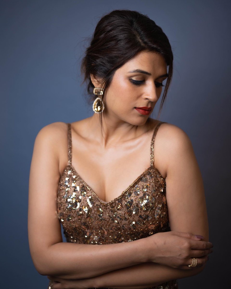 haritributer225's tweet photo. #ShraddhaDas always sexy https://t.co/2uXHT9FTCr