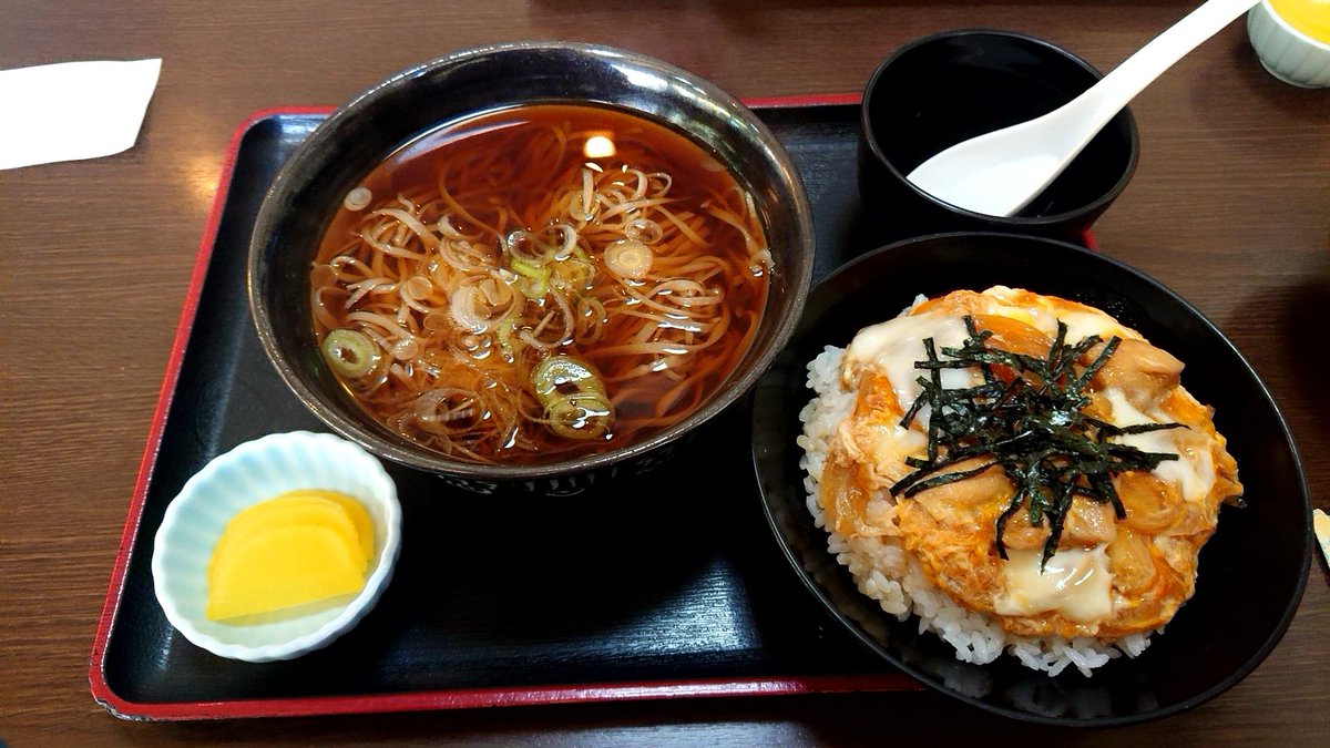 MKANGTAM's tweet photo. 東御市「草笛」
親子丼セット
天丼セット https://t.co/x1UOSuY7Ll