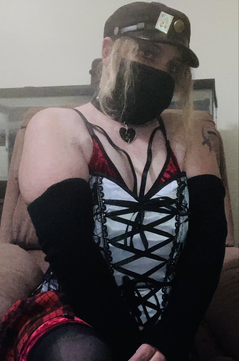 ChrisCabion's tweet photo. Old Photos of me being a ho in my room with my Jotaro hat. #trans #JoJo https://t.co/Hy5EXVelZN