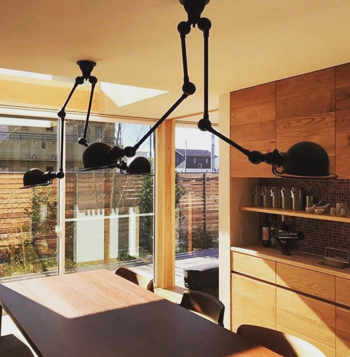 Lumitop_com's tweet photo. Lumière sur la marque 100% française 🇫🇷
Découvrez les luminaires d'intérieur haut de gamme Jieldé conçus et fabriqués en France, et illuminez votre espace de vie avec des modèles modernes à l'esprit industriel #jielde #jieldé #jieldelamp #madeinfrance #lumitop #industrialdesign https://t.co/0AXU9giCMi