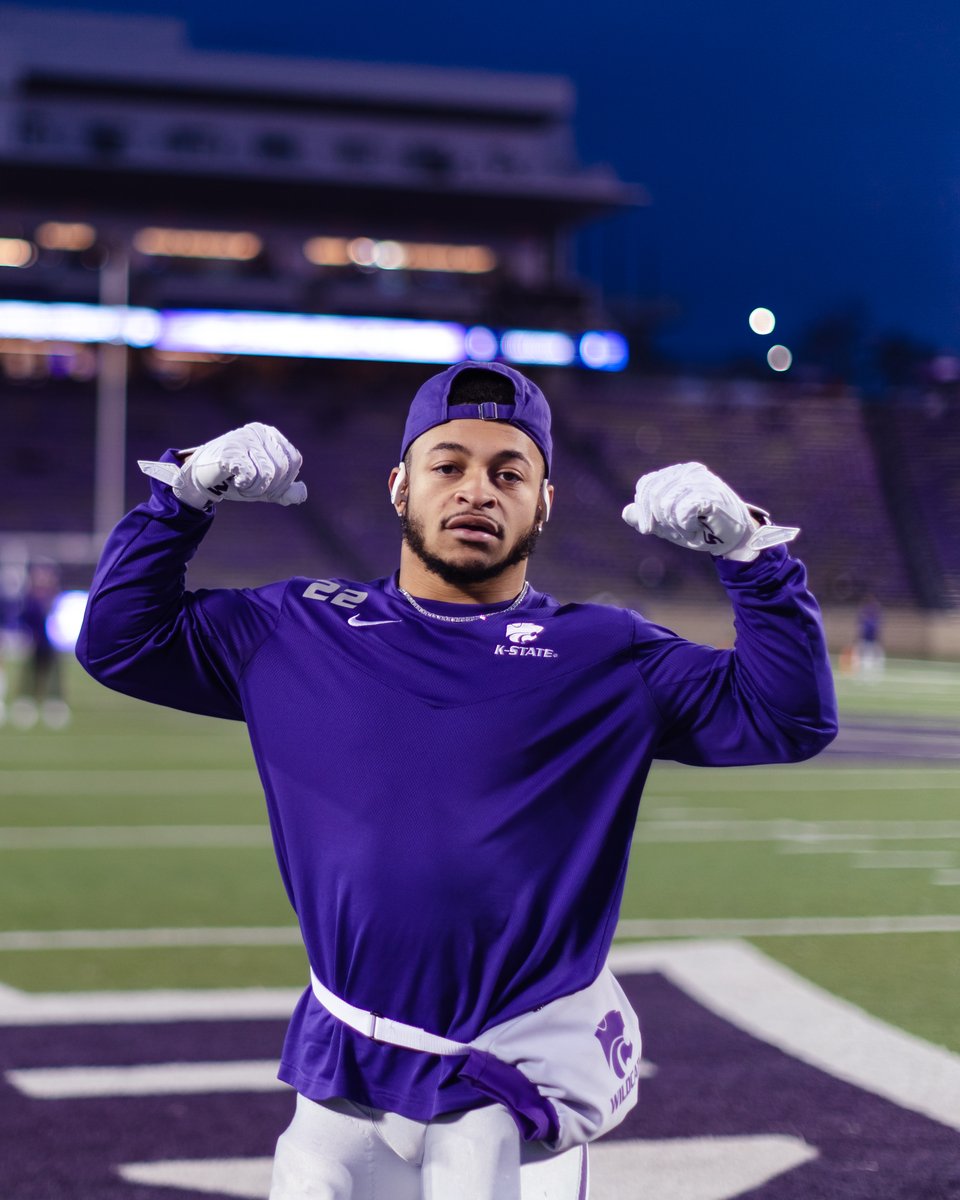KStateMBB's tweet photo. Him 🤝 Him
       🐐 https://t.co/4fMI8RNno8