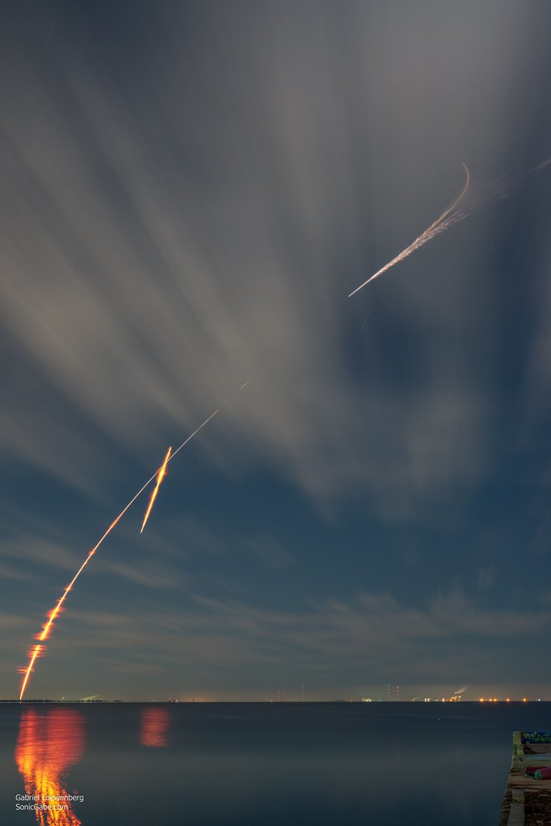 sonicgabe's tweet photo. Almost 24 hours later… the @SpaceX #OneWeb16 launch, with stage separation, #boostbackburn, &amp; reentry burn as the clouds streak by on a cool and unusually humid night. Shot from 135.9 miles away in @StPeteFL. #OneWebLaunch16 #Falcon9 #ilovetheburg #vspc #cleargram #StormHour https://t.co/nMK2VaEXxW