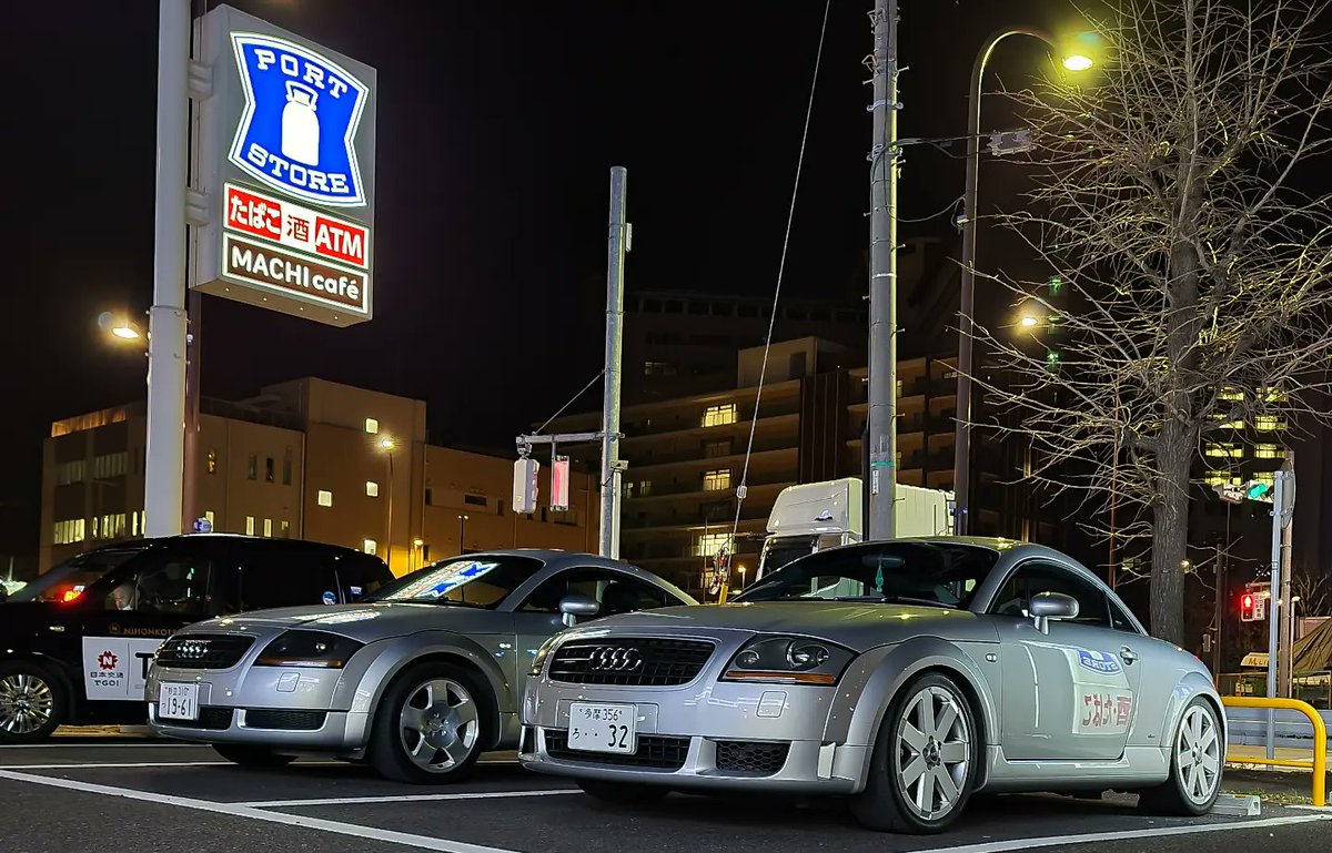 HRK8N's tweet photo. とてもいい時間でした👍
#Audi  
#Auditt 
#ttmk1
#tt8n https://t.co/MK2yVtN6dj
