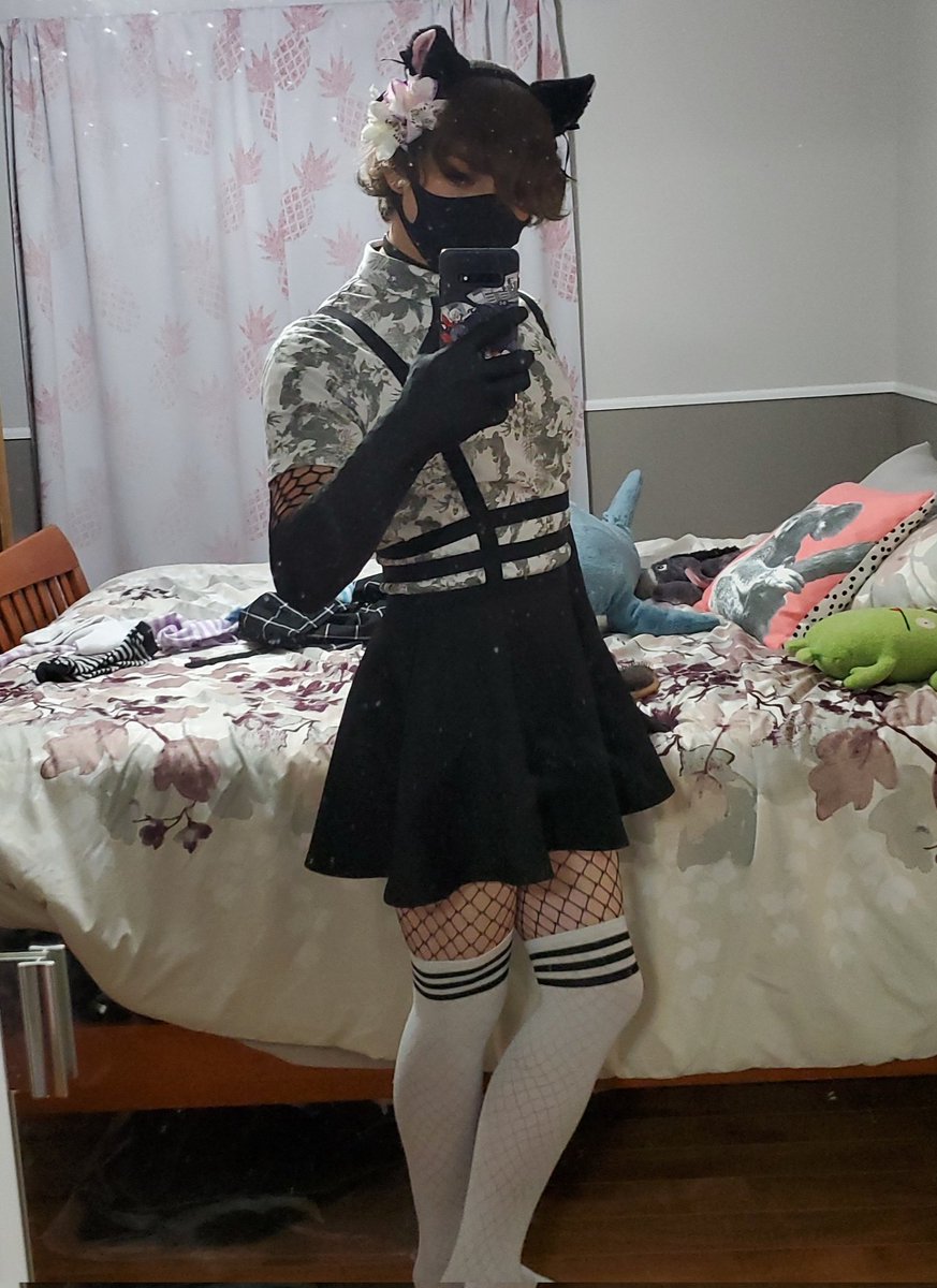 HinderOne's tweet photo. @DeDMeeTCosplay Fashionably late 😎 https://t.co/9hfqGuEfHE
