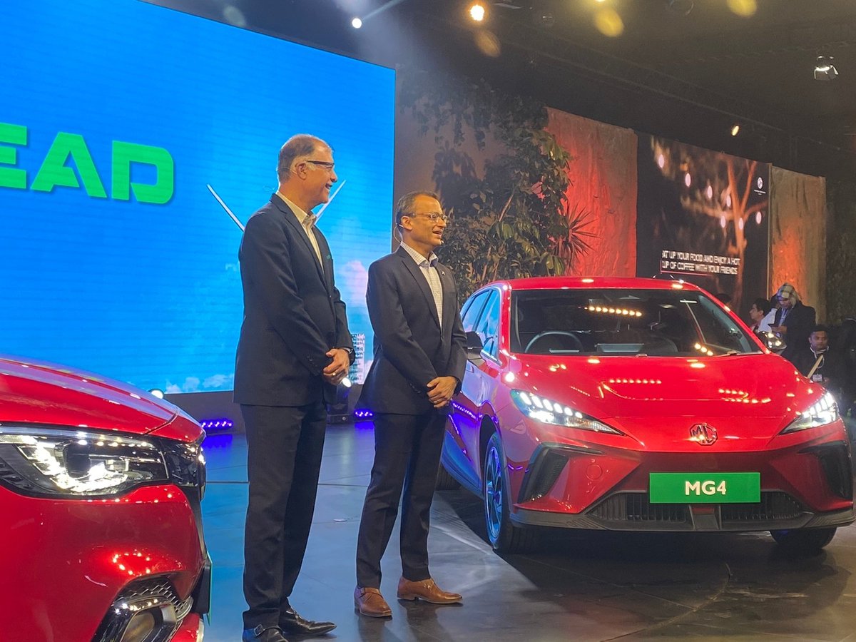 ExpressDrives's tweet photo. @MGMotorIn  unveils two technologically advanced, high-safety, and zero-emission electric vehicles (EVs)  - MG4, a pure-electric hatchback EV, and the MG EHS, a plug-in hybrid SUV #AutoExpo2023 #AutoExpowithFE https://t.co/D19IaLVTaf